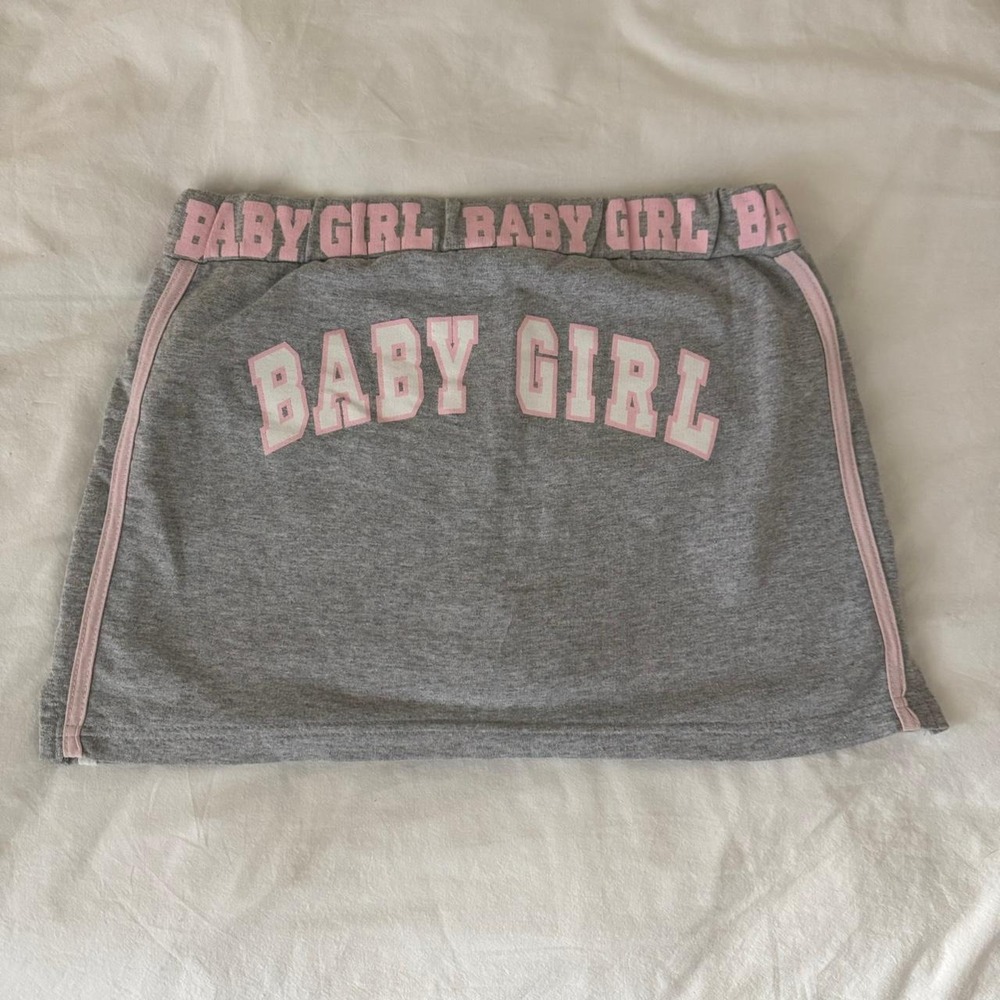 2000s Y2K Zoey Beth Baby Girl gray & pink mini skirt